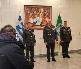 Παραδίδων και Παραλαμβάνων Δκτές με τον Αντγο Δκτή ΑΣΔΗΜ στη μέση.
